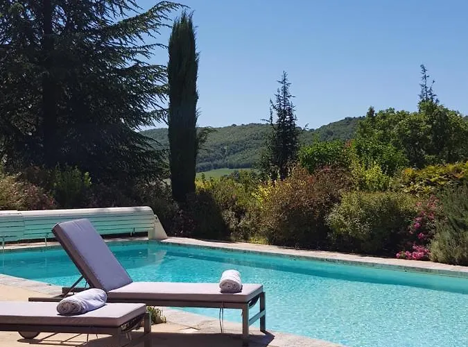 Couette-café Les Néfliers D'hôtes