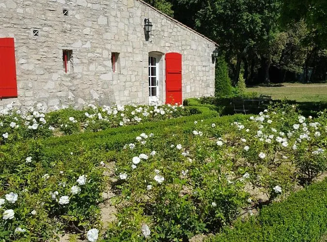 Les Néfliers D'hôtes Couette-café