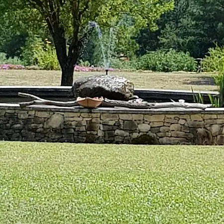 Les Nefliers D'hotes Bed & Breakfast