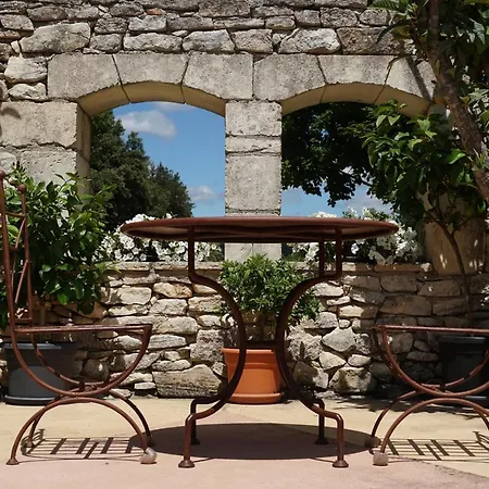 Les Nefliers D'hotes 4*