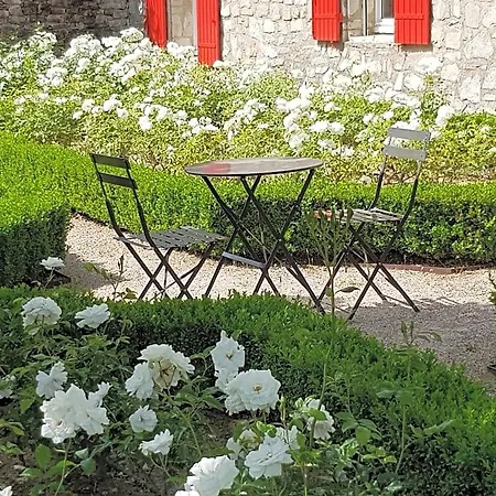 Bed & Breakfast Les Nefliers D'hotes