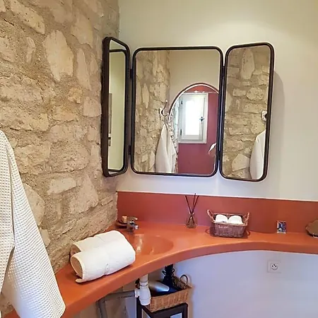 Les Nefliers D'hotes Bed & Breakfast Céreste