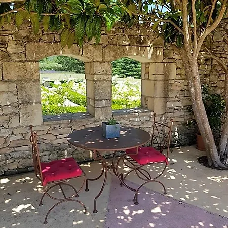 Bed & Breakfast Les Nefliers D'hotes
