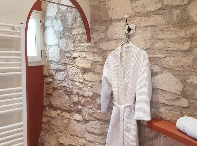 Les Nefliers D'hotes Отель типа 